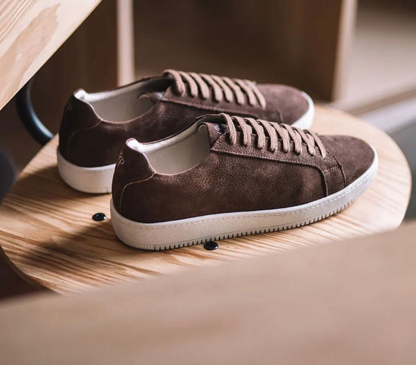Klassisk sneaker I blødt nubuck skind - Connoisseur - cph.dk